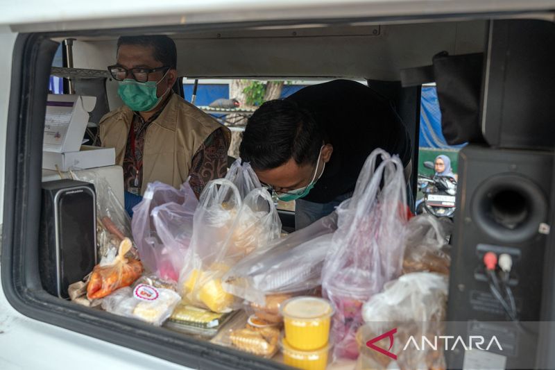 Pemantauan kandungan takjil di Pasar Ramadhan