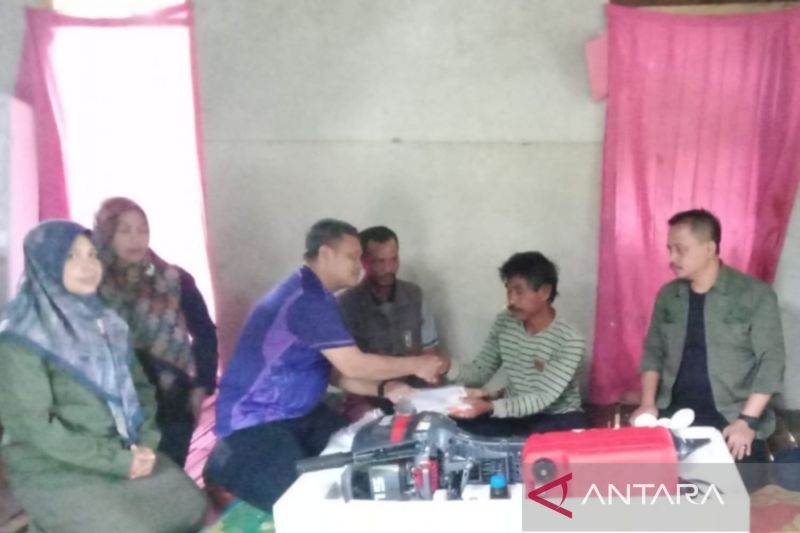 40 nelayan Cianjur dapat bantuan perahu