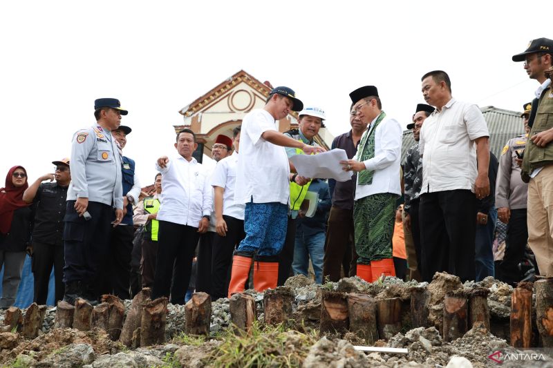 Pemkab Bekasi mulai rekonstruksi lahan longsor di Bojongmangu