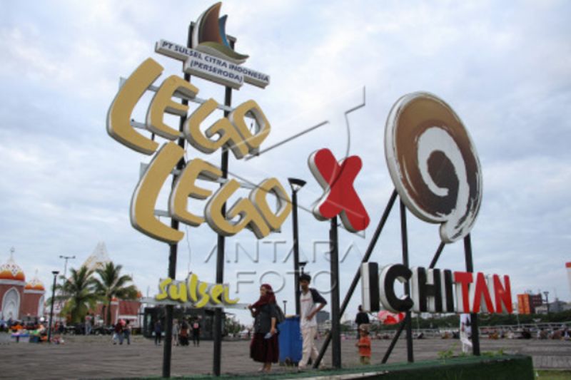 Ngabuburit di kawasan Lego-Lego Makassar