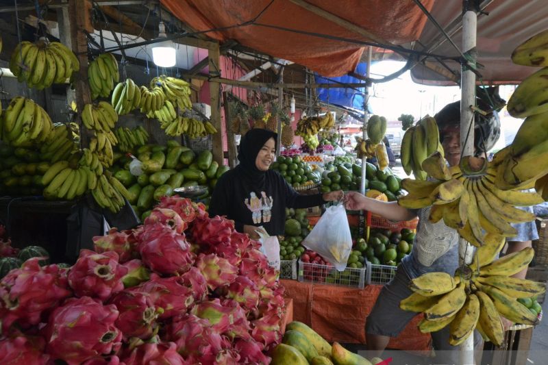 Penjualan buah meningkat di bulan Ramadhan