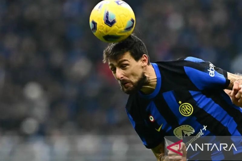 Diduga rasialisme, Francesco Acerbi dicoret dari timnas Italia