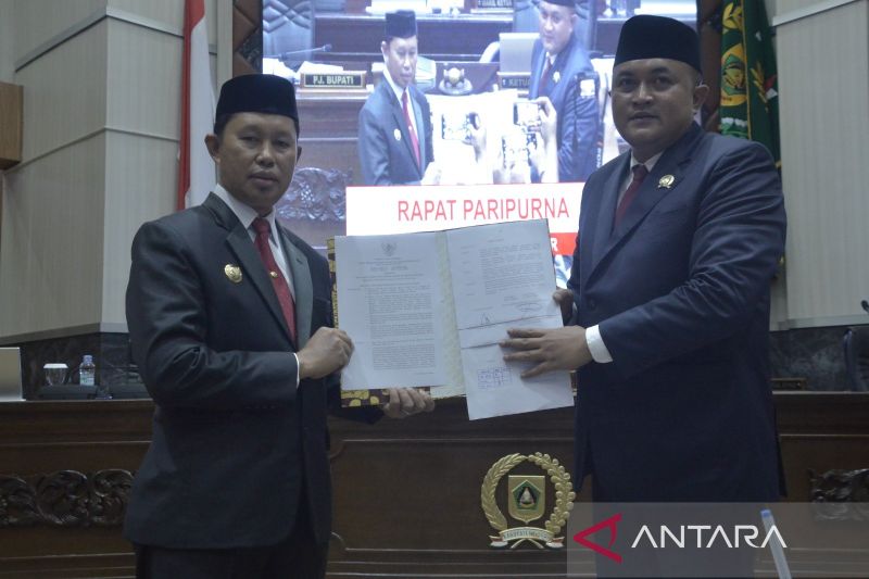 Pemkab dan DPRD Bogor tetapkan Perda Rencana Tata Ruang Wilayah 2024-2044