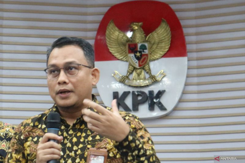 KPK memeriksa 4 anggota DPRD Kota Bandung soal titipan paket pekerjaan