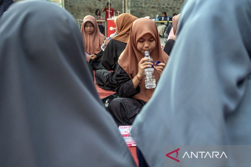 Buka puasa bersama 1000 anak yatim di Palu