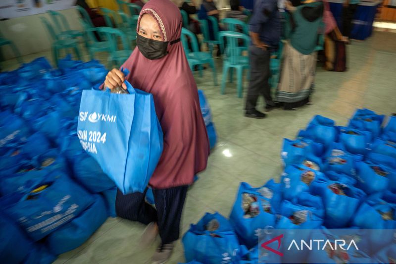 Penyaluran Paket Sembako Ramadhan di Palu