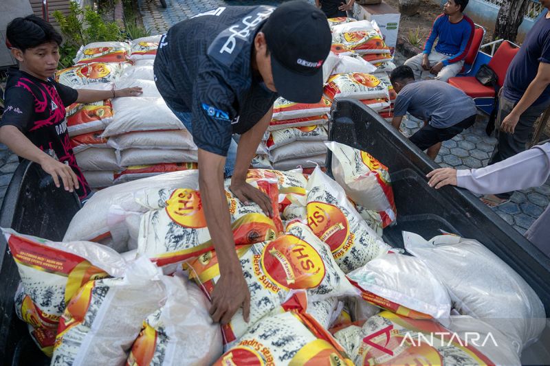 BAZANS salurkan beras kepada mustahik di Palu