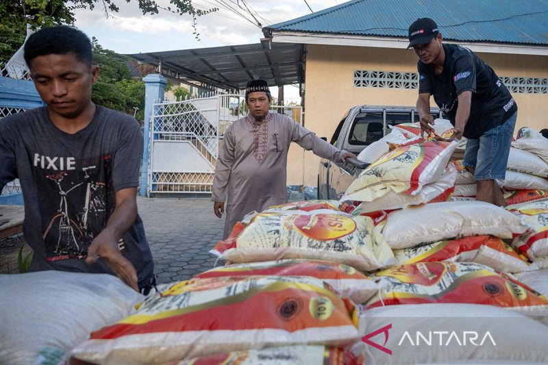 BAZNAS salurkan beras kepada mustahik di Palu