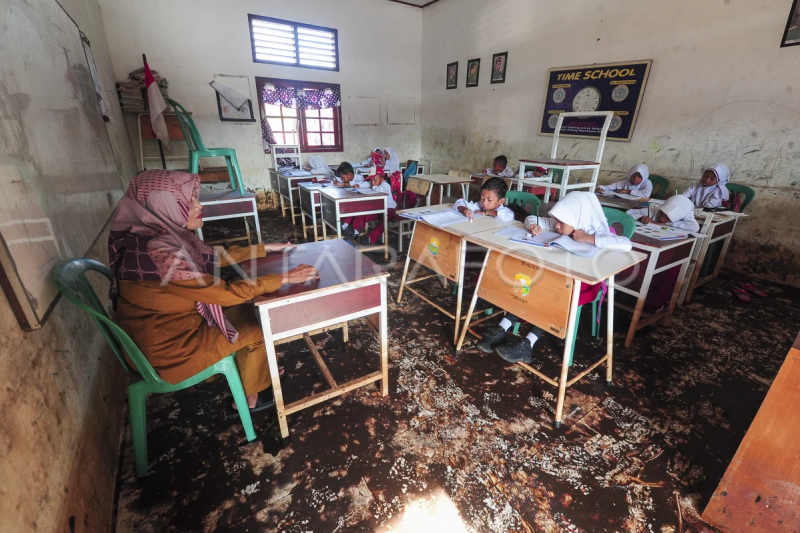 Semangat sekolah pelajar pascabanjir di Jambi