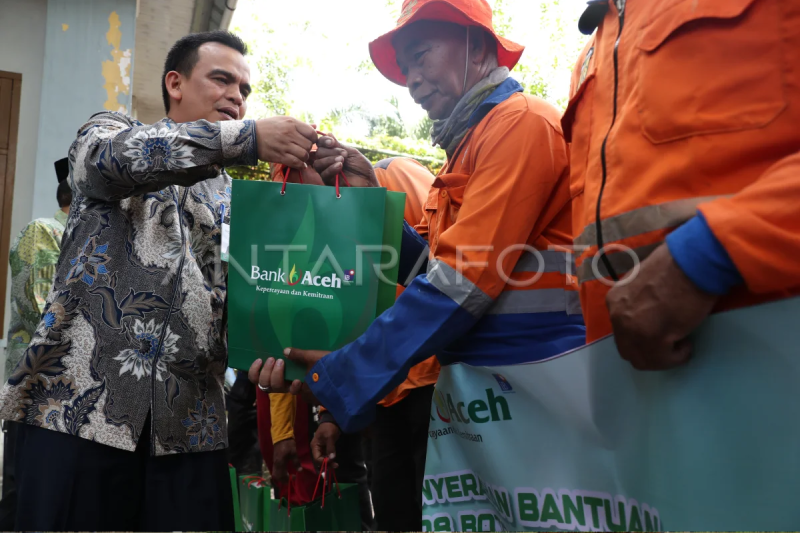 Paket Ramadhan untuk petugas kebersihan di Banda Aceh