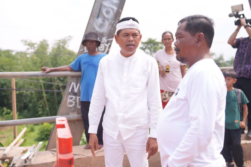 Dedi Mulyadi ultimatum preman yang bacok pekerja Jembatan penghubung Purwakarta-Subang