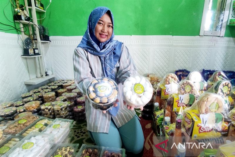 Usaha kue rumahan di Sampit laris manis jelang Idul Fitri - ANTARA Kalimantan Tengah