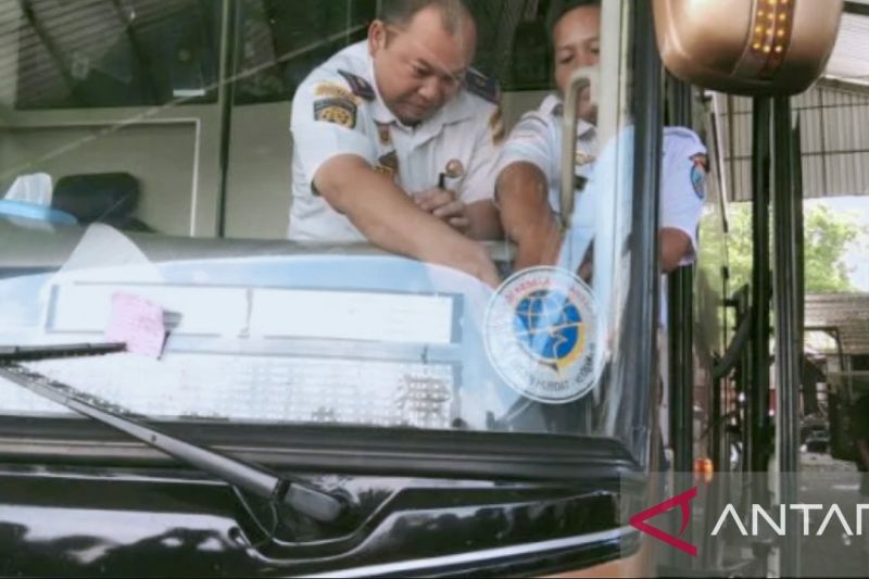 Pemkab Karawang pastikan bus angkutan Lebaran laik jalan