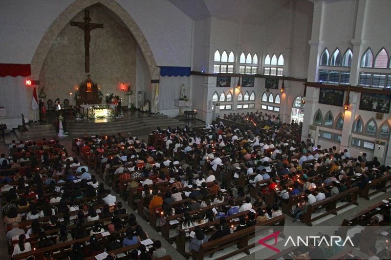 Polisi amankan ibadah Paskah umat kristiani di gereja Palangka Raya ...