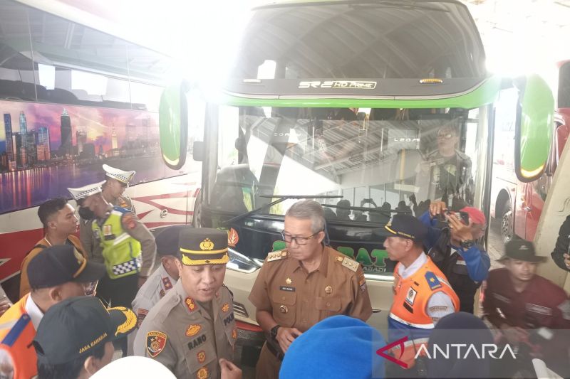 Pemkot Cirebon cek kelaikan bus di Terminal Harjamukti