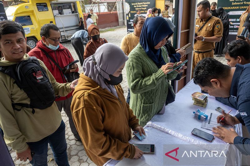 Layanan bersama penukaran uang di Palu