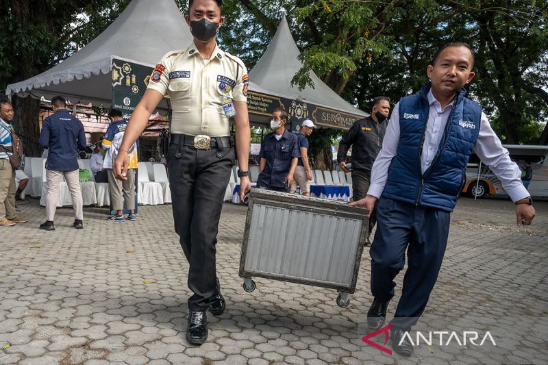 Layanan bersama penukaran uang di Palu