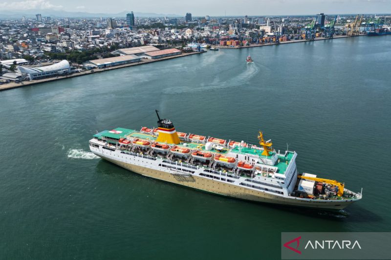 Arus mudik lebaran 2024 di Pelabuhan Makassar