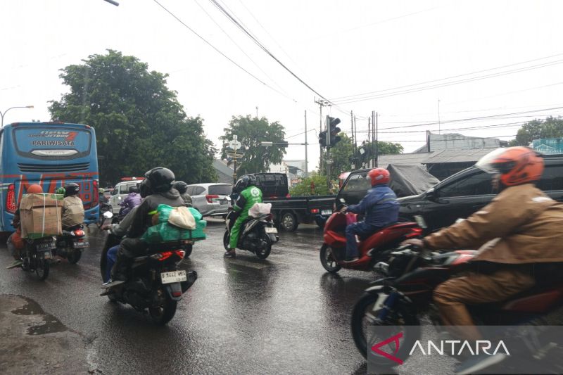 Polres Cirebon Kota menutup U-turn dan persimpangan pada H-4 Lebaran