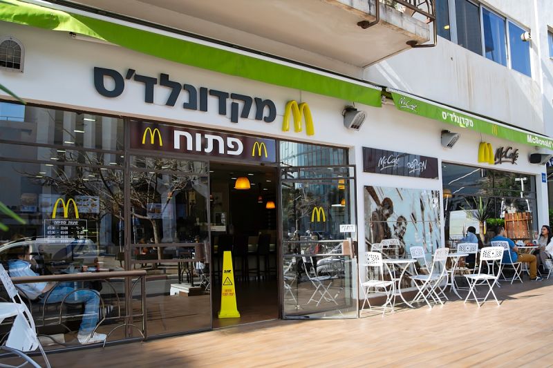 McDonald's membeli restoran waralabanya di Israel di tengah seruan boikot global