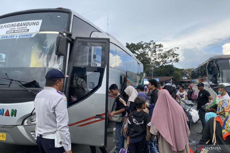 Terminal Bus Cicaheum Bandung catat 8.001 pemudik