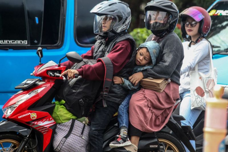 Pemudik bersepeda motor dominasi mudik di Jalur Puncak Bogor