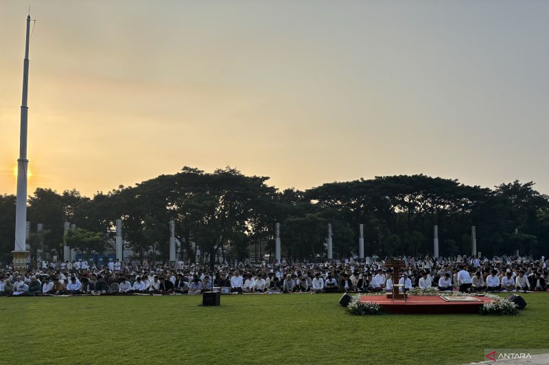 Ribuan warga ikuti Shalat Idul Fitri di Lapangan Gasibu Kota Bandung