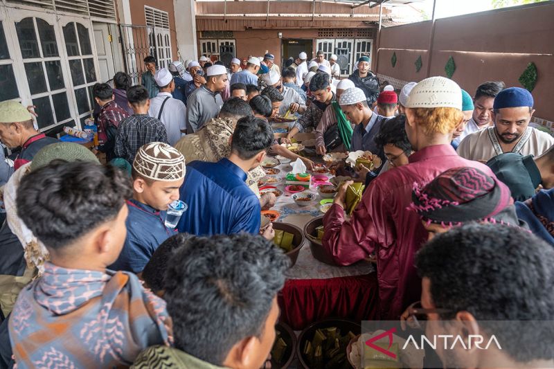 Tradisi Lebaran Iwwadh di Palu