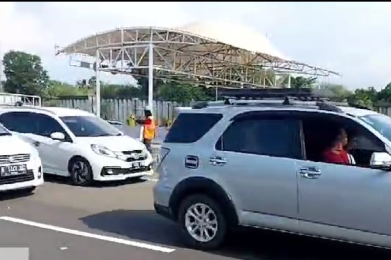 Rekayasa  contraflow diterapkan di Tol Japek arah ke Jakarta