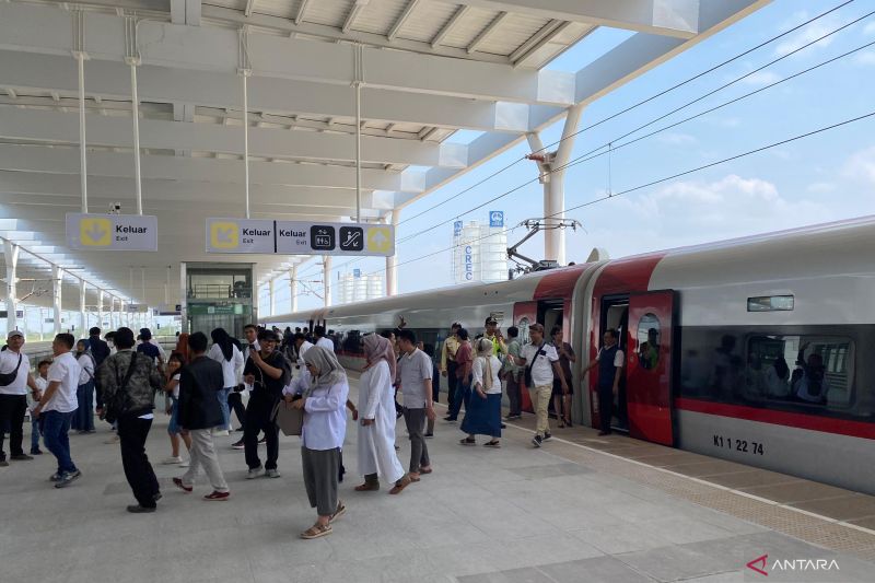 KCIC prediksi 20 ribu lebih penumpang naik kereta Whoosh pada H+4 Lebaran
