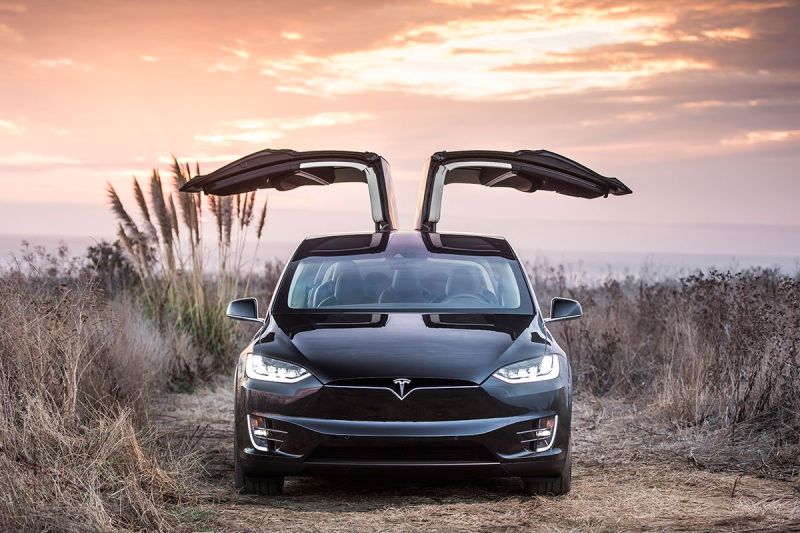 tesla-mendapat-gugatan-dari-pengguna-model-x-di-as