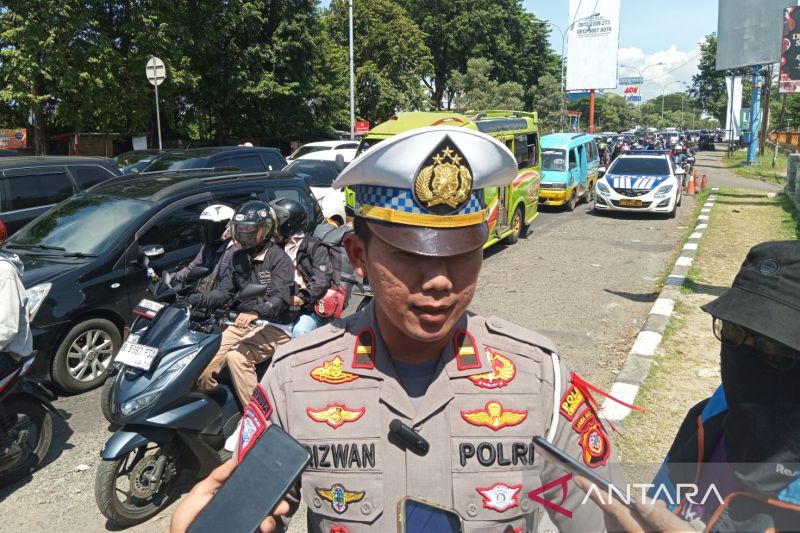 Polisi kembali terapkan rekayasa di jalur arteri Kota Cirebon di H+5 Lebaran
