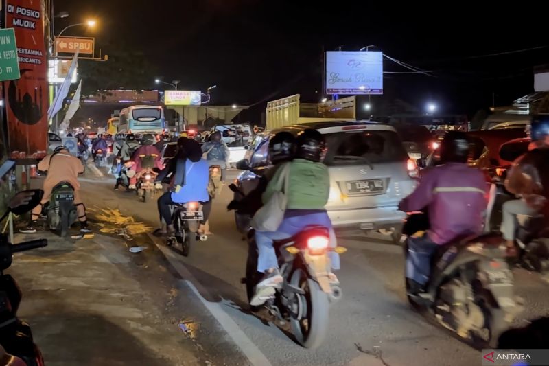 Puncak arus balik Jalur Nagreg Bandung sudah terlewati