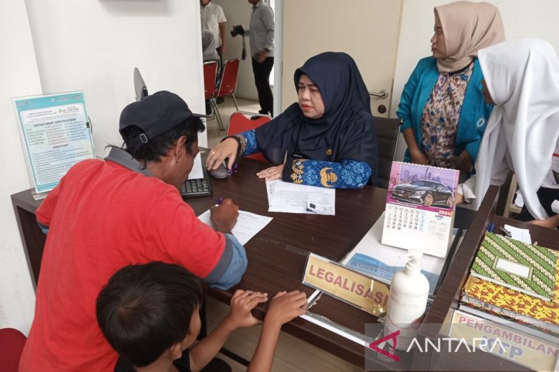 Disdukcapil Kota Cirebon terus gencarkan pembuatan KIA di sekolah