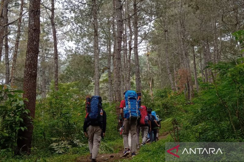 TNGC catat 2.172 orang mendaki Gunung Ciremai selama libur Lebaran