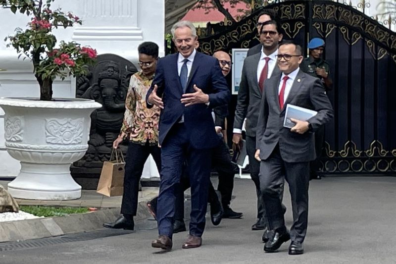 Presiden Jokowi-Tony Blair bahas rencana investasi energi di IKN