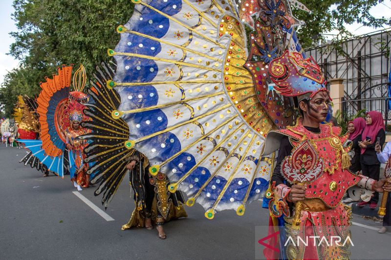 Karnaval Budaya Meriahkan Hut Ke-60 Provinsi Sulawesi Tengah