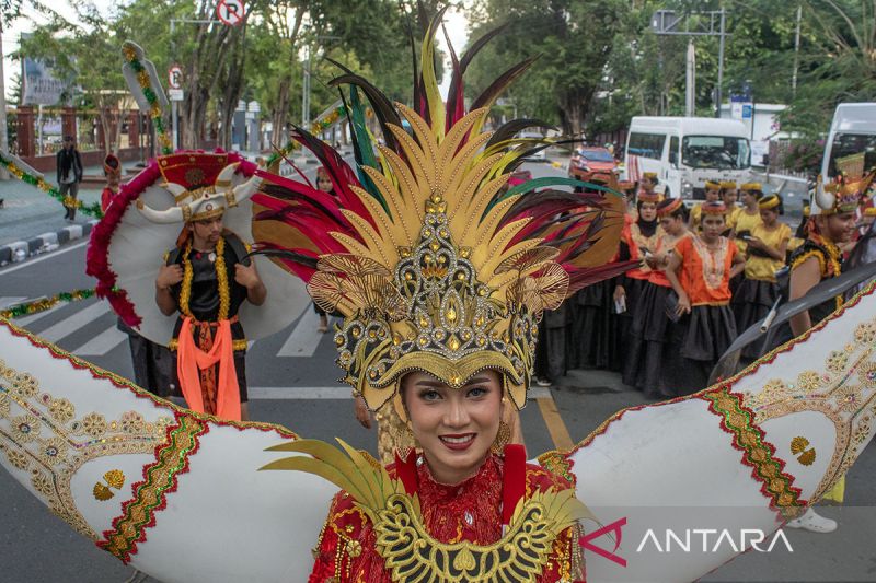 Karnaval Budaya Meriahkan Hut Ke-60 Provinsi Sulawesi Tengah