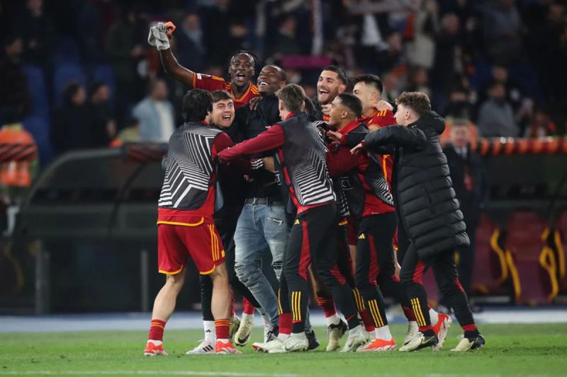AS Roma lolos ke semifinal usai menang agregat 3-1 melawan AC Milan