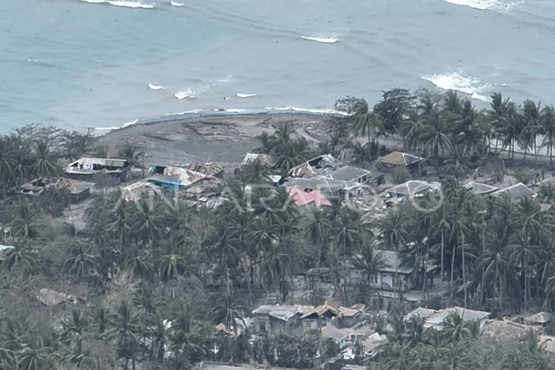 Foto udara - Kondisi pemukiman warga pasca erupsi Gunung Ruang