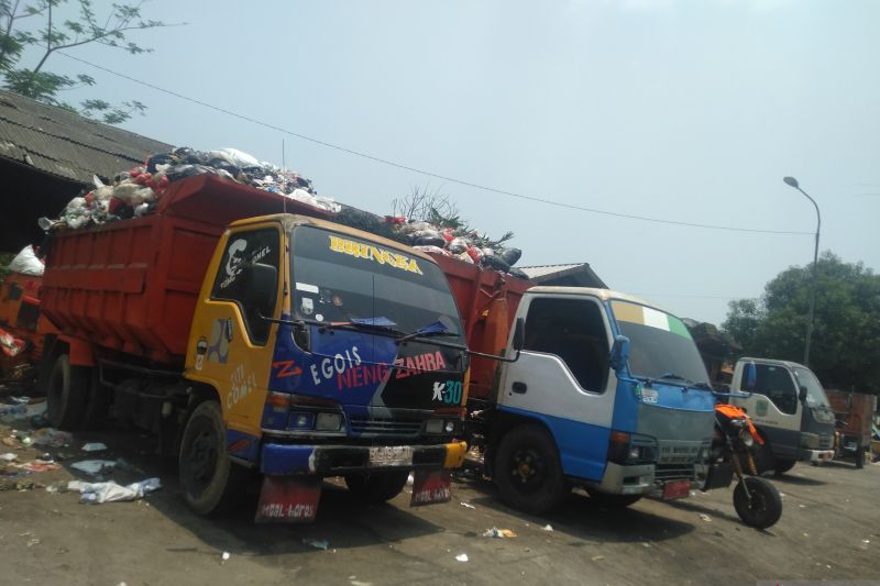 Jumlah sampah di Karawang selama musim libur Lebaran capai 1.200 ton per hari
