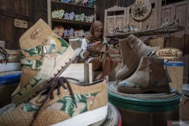 celios-perlu-pendekatan-insentif-untuk-akselerasi-industri-hijau