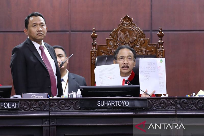 Hukum kemarin, MK mulai sidang PHPU Pileg hingga Gerius One masuk lapas