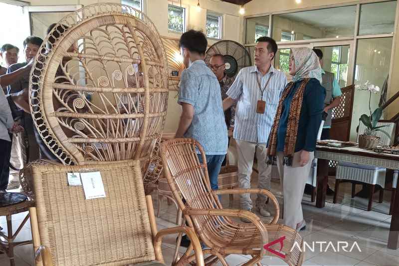 Promosikan produk rotan Cirebon, Disperindag Jabar gelar pameran