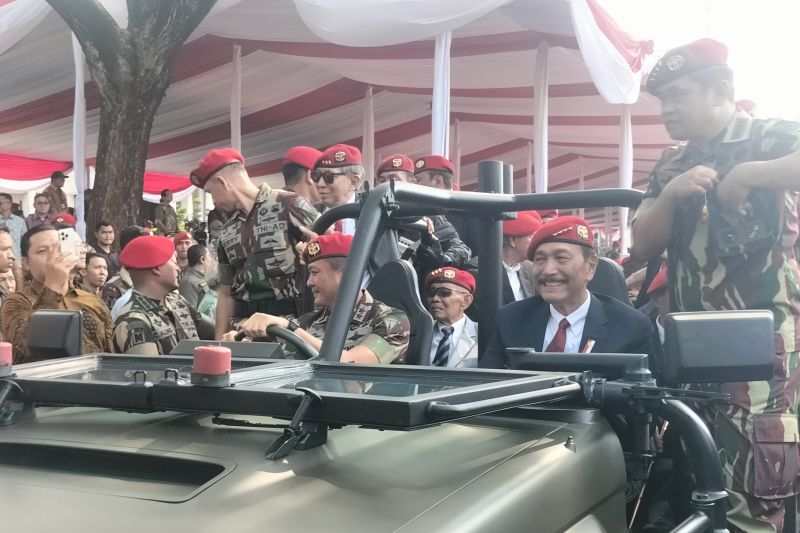 Luhut naik mobil taktis disopiri Danjen Kopassus dan dikawal menantu KSAD