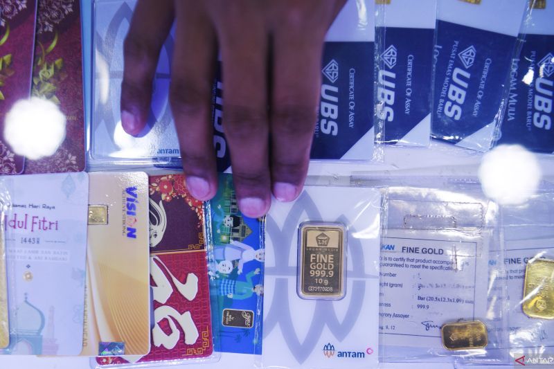 Emas Antam Senin turun lagi jadi Rp2,278 juta/gram