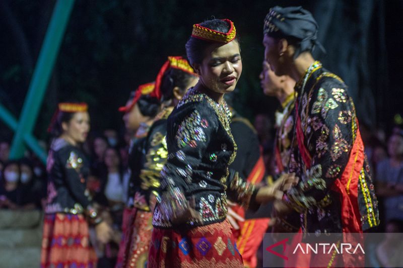 Pagelaran seni dan budaya To Pamona Poso di Palu 