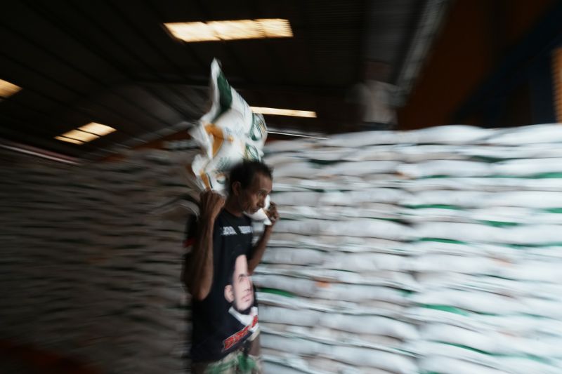 Stok beras program bantuan pangan di Kendari