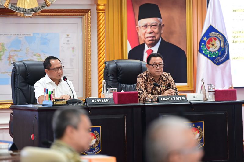 BPK Serahkan Empat LHP Ke Kemendagri Dan BNPP - ANTARA News