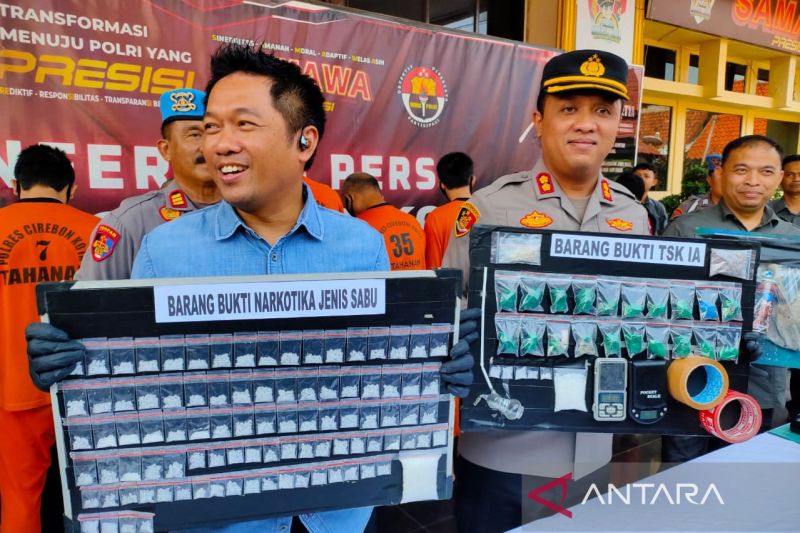 Polisi bongkar peredaran sabu dalam batu semen di Cirebon
